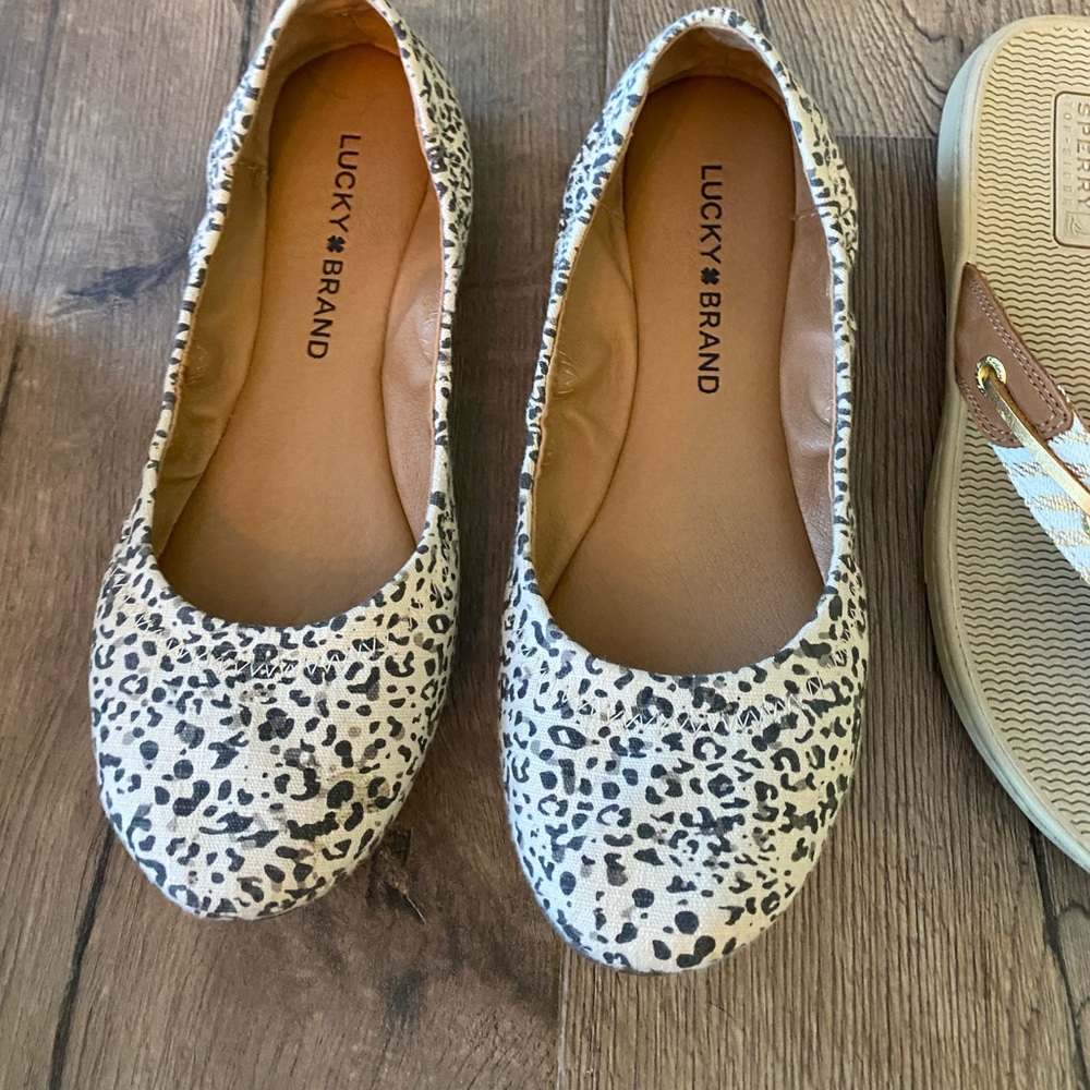 Lucky Size 6 flats